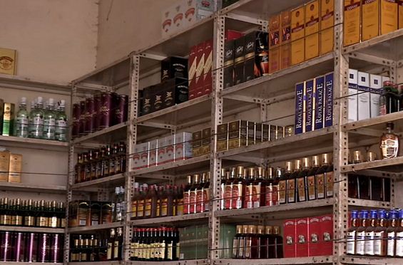 பெரம்பலூர் – அரியலூர் மாவட்டத்தில் தீபாவளி ஒரே நாளில் டாஸ்மாக்கில் 5 கோடியே 6.3 லட்சத்திற்கு மது விற்பனை! மழையால் குறைந்தது!
