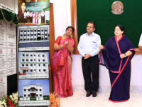 வாக்களிப்பதின் முக்கியத்துவம் குறித்தும், பெண் சிசு பாதுகாப்பினை வலியுறுத்தியும் பெரம்பலூரில் மாராத்தான் ஓட்டம்