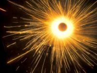 பெரம்பலூரில் இடைவிடாது பெய்த அடைமழையிலும் தீபாவளி விற்பனை களைகட்டியது!