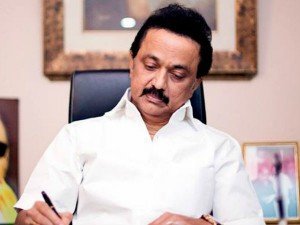 பெரம்பலூர்: எம்.பி அருண்நேரு, கலெக்டர் அருண்ராஜ் மாணவர்களுடன் இறகுப்பந்தாட்டம் விளையாடி, முதலமைச்சர் கோப்பைக்கான போட்டிகளை தொடங்கி வைத்தனர்!