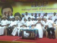 ஆறு தூங்குகிறதா என .பாரமர்த்த குரு கதை போல, மத்தியில் ஆட்சிக்கு வருபர்கள் இந்தியை தமிழ்நாட்டில் திணிக்க அவ்வப்போது முயற்சிக்கிறார்கள், அது , திமுக இருக்கும் வரை பலிக்காகது: பெரம்பலூர் மொழிப்போர் தியாகிகள் கூட்டத்தில், எம்.பி பழனிமாணிக்கம் பேச்சு!