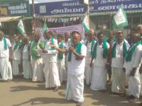 பெரம்பலூரில் விவசாய சங்கத்தினர் கோரிக்கை முழக்க போராட்டம்! மாநில செயலாளர் ஆர்.ராஜாசிதம்பரம் தலைமையில் நடத்தினர்!