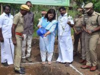 பெரம்பலூர்: “பசுமை தமிழ்நாடு” நாளை முன்னிட்டு 1,000 மரக்கன்றுகள் நடும் பணியை கலெக்டர், எம்.எல்.ஏ தொடங்கி வைத்தனர்!