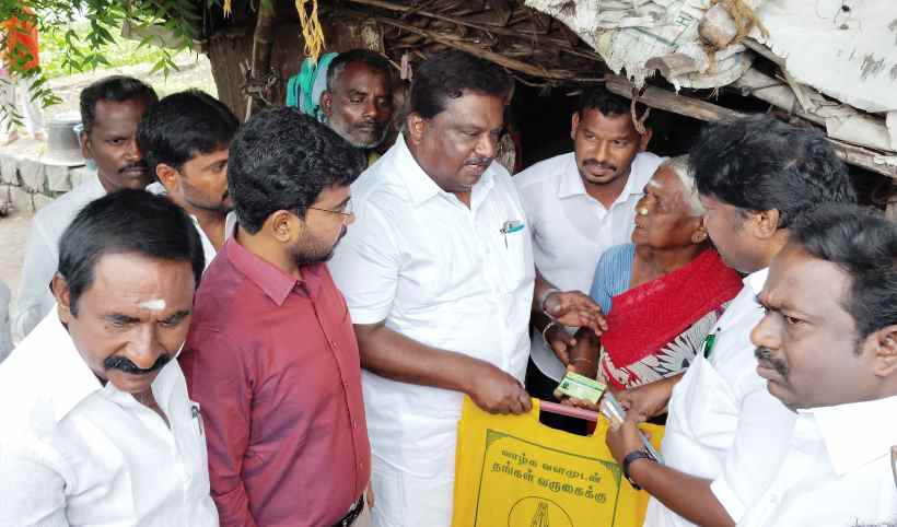 பெரம்பலூர்: வீடு தேடி ரேசன் பொருட்கள்: முதலமைச்சரின் தாயுமானவர் திட்டம்; அமைச்சர் சிவசங்கர் தொடங்கி வைத்தார்!