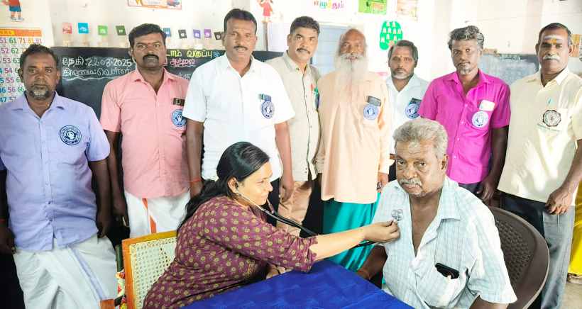 பெரம்பலூர்: நிலன் நீரிழிவு சிகிச்சையகம், சிறுவாச்சூர் ஆண்டவர் டைல்ஸ் சார்பில், சிறுவாச்சூரில் மருத்துவ முகாம்!