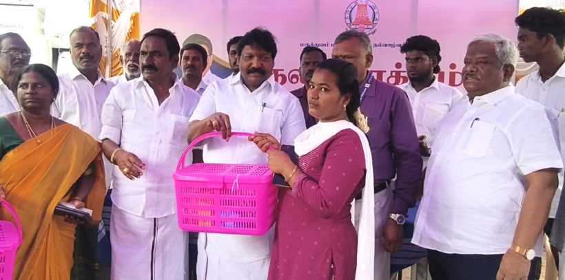 பெரம்பலூர்: நலம் காக்கும் ஸ்டாலின் மருத்துவ முகாம்; 1066 பேர் கலந்து கொண்டனர்! எம்.எல்.ஏ பிரபாகரன் பயனாளிகளுக்கு மருத்துவ அறிக்கைகளை வழங்கினார்!!