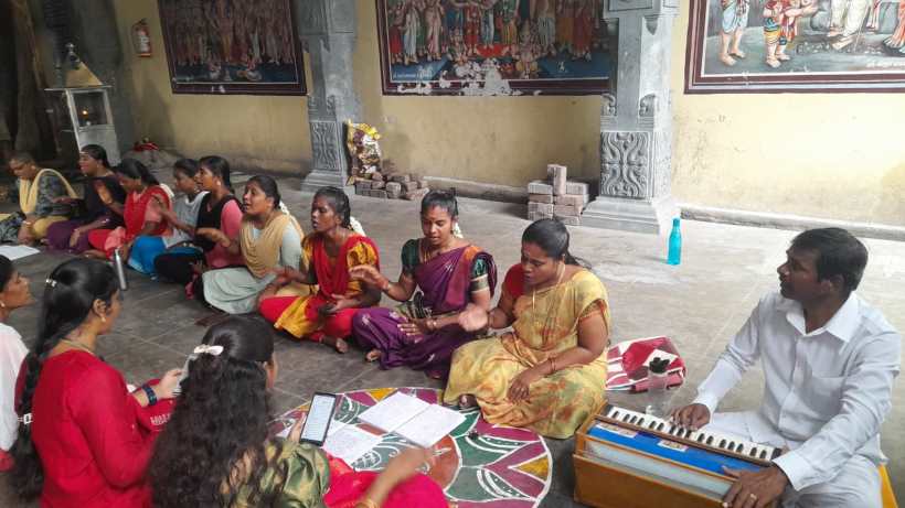 பெரம்பலூர்: சிவன் கோவிலில் அரசு இசைப்பள்ளி பயிற்சி மாணவர்கள் பக்தி பாடல்கள்பாடி அரங்கேற்றம்!