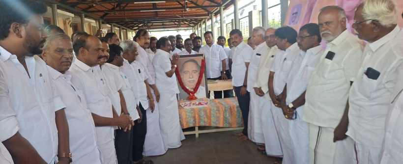 பெரம்பலூர்: அண்ணா 117-ஆவது பிறந்த நாள்; திமுகவினர் மாலை அணிவித்து மரியாதை செலுத்தினர்!