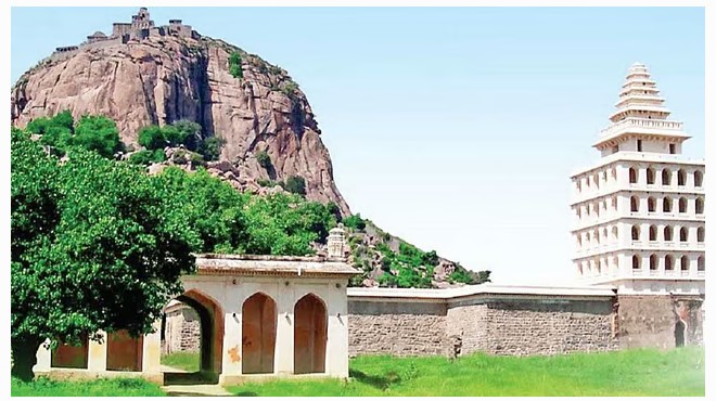 செஞ்சிக் கோட்டைக்கு செஞ்சியர்கோன் காடவன் கோட்டை என்று பெயரிட வேண்டும் ! பாமக ராமதாஸ் தொல்லியல்துறைக்கு கடிதம்!