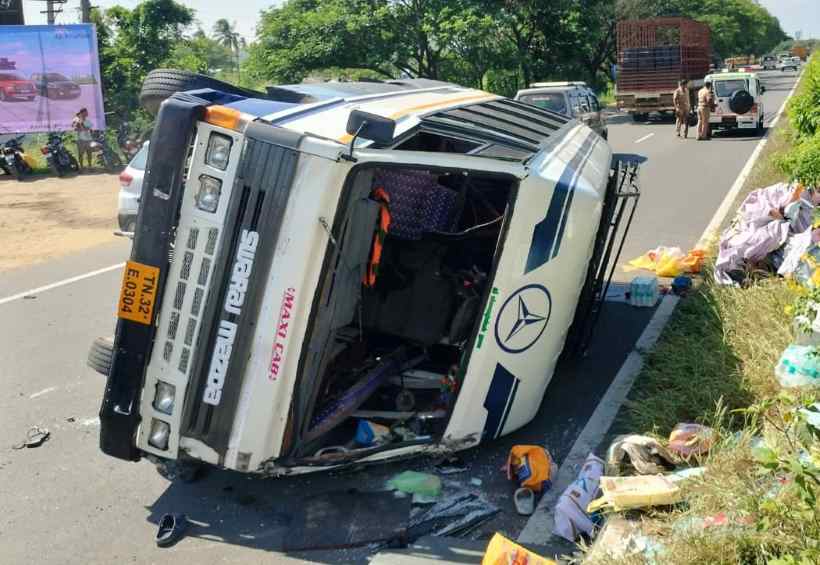 பெரம்பலூர்: கோவிலுக்கு சென்ற பக்தர்கள் வேன் கவிழ்ந்து விபத்து; ஒருவர் பலி; 13 பேர் காயம்!