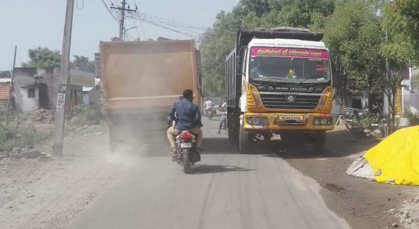பெரம்பலூர்: எசனை அரசு பள்ளியில் இருந்து – கடைவீதி வரையிலான தார்ச்சாலையை அகலப்படுத்த அரசுக்கு கோரிக்கை!