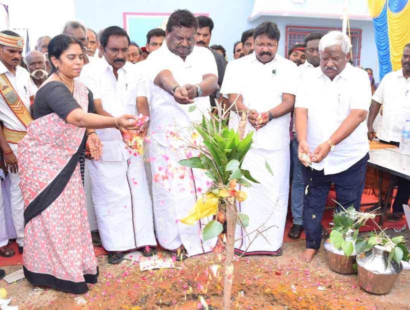 பெரம்பலூர்: ரூ.6.05 கோடியில் பாலம், தார்சாலை அமைக்கும் பணிகளை அமைச்சர் சிவசங்கர் தொடங்கி வைத்தார்!