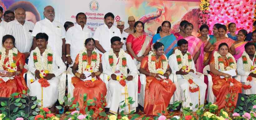 பெரம்பலூர்: சிறுவாச்சூர் மதுரகாளியம்மன் கோயிலில் 5 ஜோடிக்கு திருமணம்! கலெக்டர், எம்.எல்.ஏ நடத்தி வைத்து வாழ்த்தினர்!!