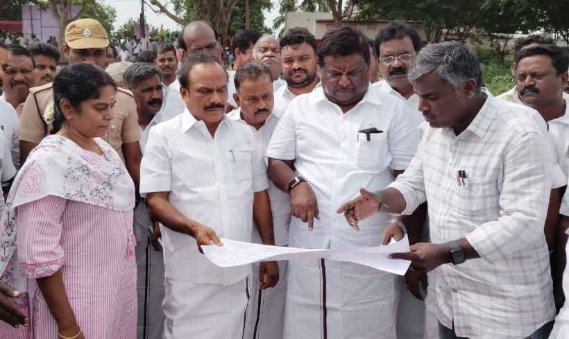பெரம்பலூர்: வெள்ளாற்றில் ரூ.19.8983 கோடியில் புதிய மேம்பாலம் உள்பட 24.1133 கோடியில் மதிப்பிலான பணிகளை அமைச்சர்கள் சிவசங்கர் – சி.வி கணேசன் தொடங்கி வைத்தனர்!