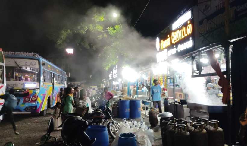 பெரம்பலூர்: புதிய பஸ் ஸ்டாண்ட்டில், பாஸ்ட் ஃபுட் கடைகளில் புகைப் போக்கிகள் அமைக்க பயணிகள் கோரிக்கை!