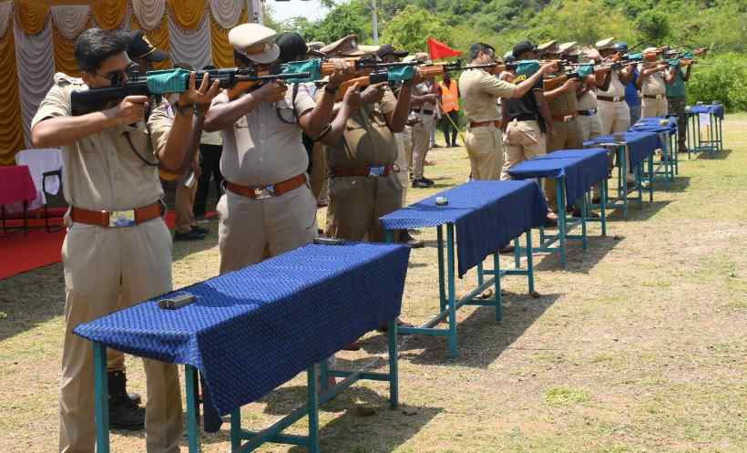 பெரம்பலூர்: போலீஸ் அதிகாரிகளுக்கான துப்பாக்கி சுடும் போட்டி!