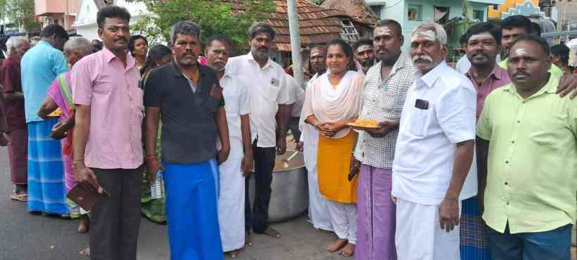 பெரம்பலூர்: சங்குபேட்டை ஸ்ரீ முத்துமாரியம்மன் கோயிலில் பவுர்ணமி சிறப்பு பூஜை, அன்னதானம்!