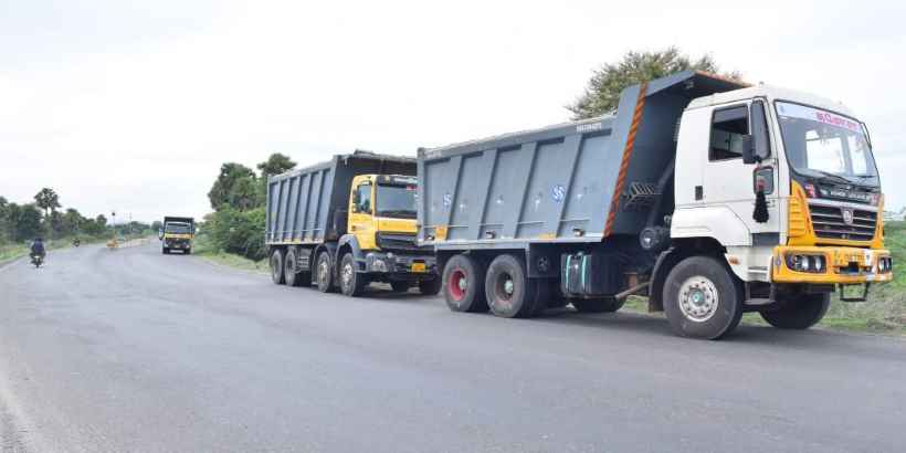பெரம்பலூர்: விதிகளை மீறிய குவாரி டிப்பர் லாரிகள் மீது நடவடிக்கை எடுக்க கலெக்டர் உத்தரவு! தப்பி ஓடிய லாரி டிரைவர்கள்!!
