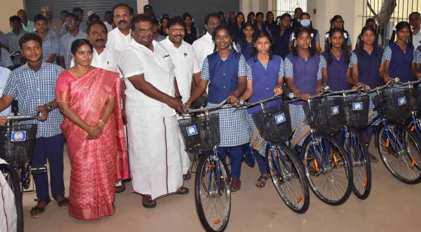 பெரம்பலூர்: 270 மாணவர்களுக்கு மிதிவண்டிகளை வழங்கி திட்டத்தை தொடங்கி வைத்தார்; அமைச்சர் சா.சி.சிவசங்கர்!