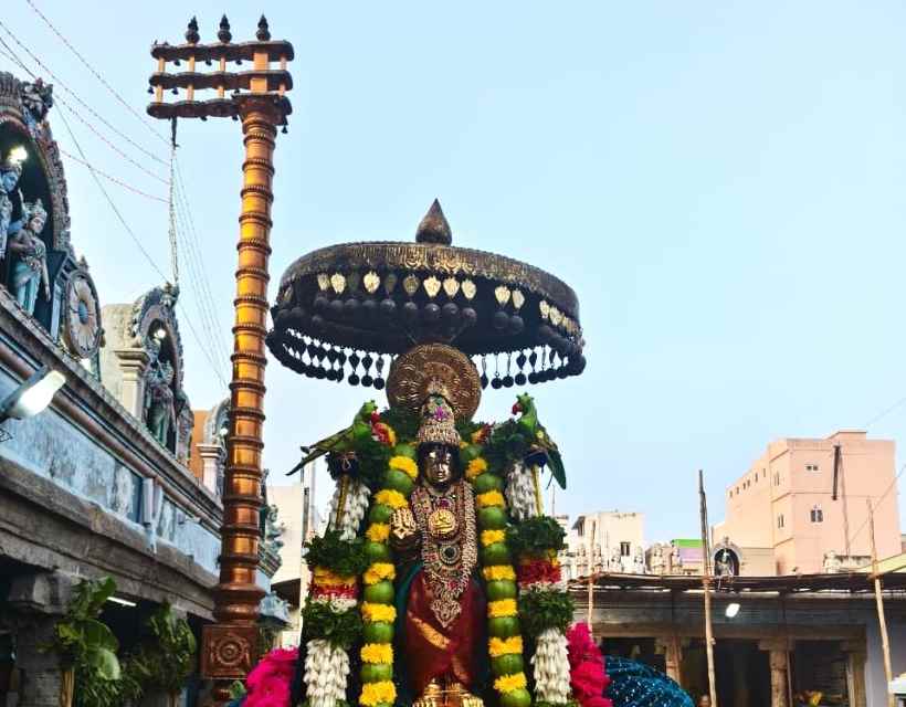 பெரம்பலூர்; வைகுண்ட ஏகாதேசி; பாண்டியன் கொண்டை கிளிமாலை அலங்காரத்தில் பெருமாள் காட்சி!