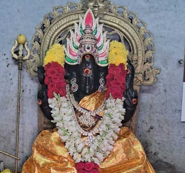 பெரம்பலூர்: தை அமாவாசை; சங்குபேட்டையில் ஸ்ரீ முத்துமாரியம்மன் கோயிலில் அன்னதானம்!