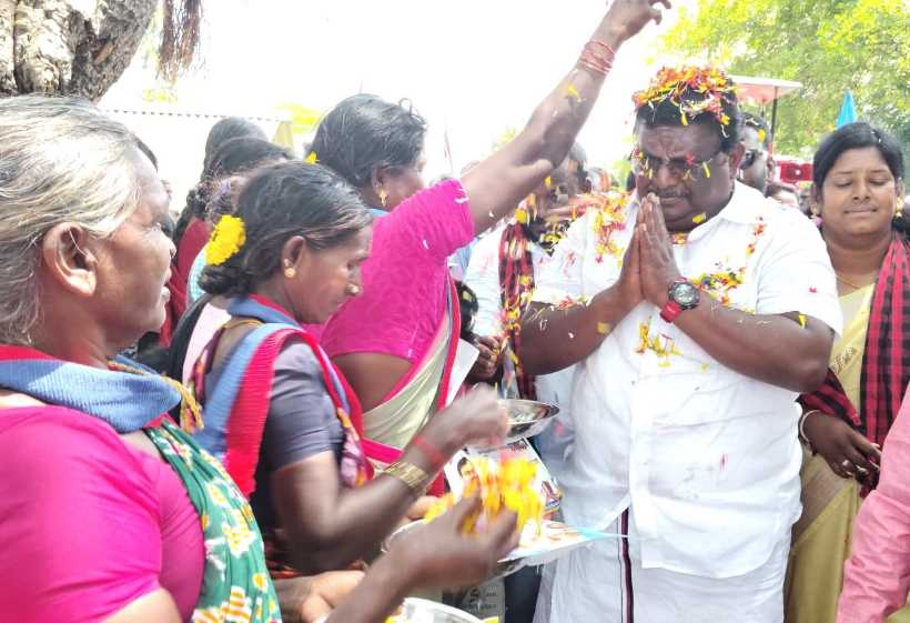 பெரம்பலூர்: வீட்டில் இல்லாத பொருட்களை வாங்கி கொள்ளவே கூப்பன்; வாக்கு சேகரிப்பில் அமைச்சர் சிவசங்கர் விளக்கம்!