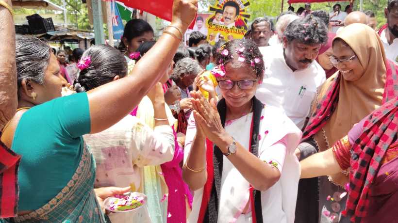 பெரம்பலூர் நகரம் திமுகவின் கோட்டை என நீருபிக்க, வேட்பாளர் ஜெயலட்சுமியை 20 ஆயிரம் வாக்குகள் வித்தியாசத்தில் வெற்றி பெற செய்ய வேண்டும்; எம்.எல்.ஏ பிரபாகரன் பிரச்சாரம்!