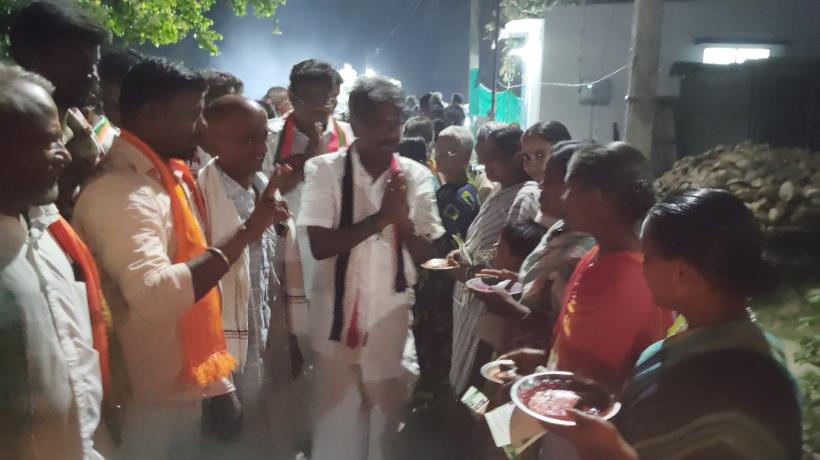 பெரம்பலூர்: 5 ஆண்டுகள் கடந்தும் நீட்டை ரத்து செய்யாமல் மீண்டும் வாக்கு கேட்டு வீதிக்கு வருபவர்களுக்கு தக்க பாடம் புகட்டி வீட்டுக்கு அனுப்ப வேண்டும்; அதிமுக வேட்பாளர் இளம்பை இரா. தமிழ்ச்செல்வன் பேச்சு!