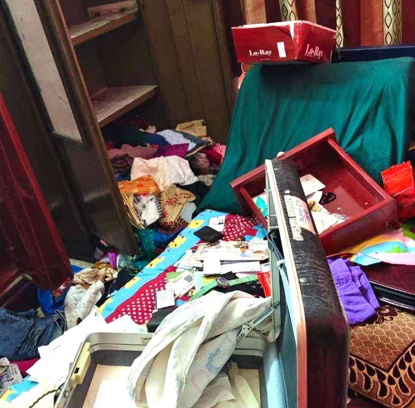 பெரம்பலூர்: மர்ம நபர்கள் வீட்டின் பூட்டை உடைத்து வீட்டில் இருந்த 33.5 சவரன் தங்க நகைகள் திருட்டு!