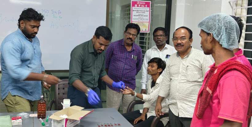 பெரம்பலூர்: புலம் பெயர் தொழிலாளர்களுக்கு யானைக்கால், மலேரியா நோய் கண்டறிய இரவு நேர ரத்த தடவல்கள் சேகரிக்கும் பணி!