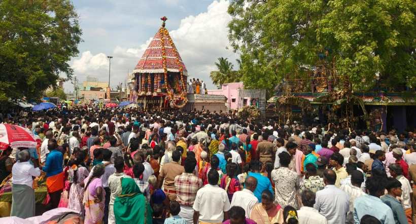 பெரம்பலூர்: சிறுவாச்சூர் அருள்மிகு மதுரகாளியம்மன் கோயில் சித்திரை தேரோட்டம் ; ஏராளமான பக்தர்கள் பக்தி பரவசத்துடன் தேரை வடம் பிடித்து இழுத்தனர்!