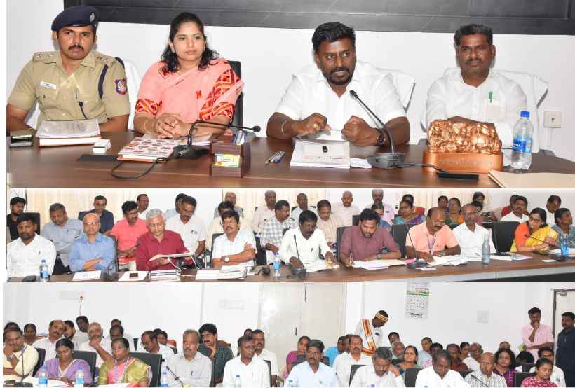 பெரம்பலூர்: இயற்கைச் சீற்றங்களை விட, சமூகப் பிரச்சினைகள் ஒட்டுமொத்த மக்கள் மனநிலையை சீர்குலைக்கக்கூடியவை ; அமைச்சர் ராஜ்மோகன் ஆய்வுக் கூட்டத்தில் பேச்சு!