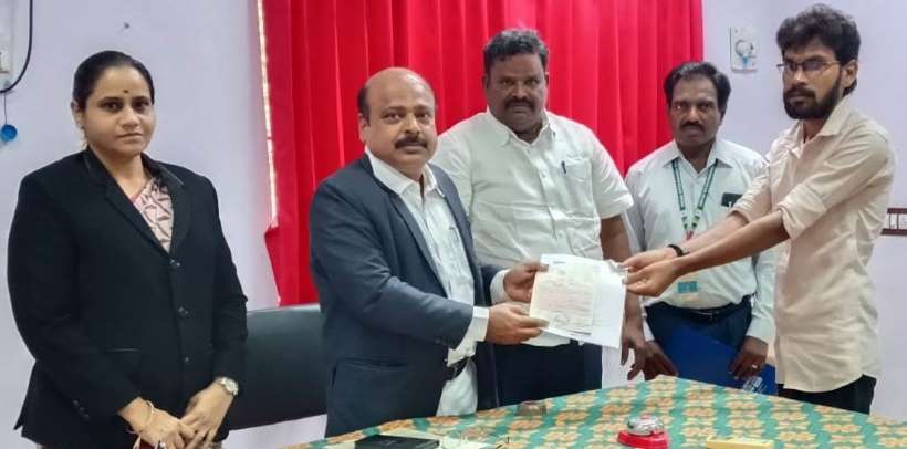பெரம்பலூர்: மாணவன் படிப்பை மீண்டும் தொடர கல்லூரி நிர்வாகத்திடம் சான்றிதழ்கள் பெற்று உதவிய நிரந்தர மக்கள் நீதி மன்றம்!
