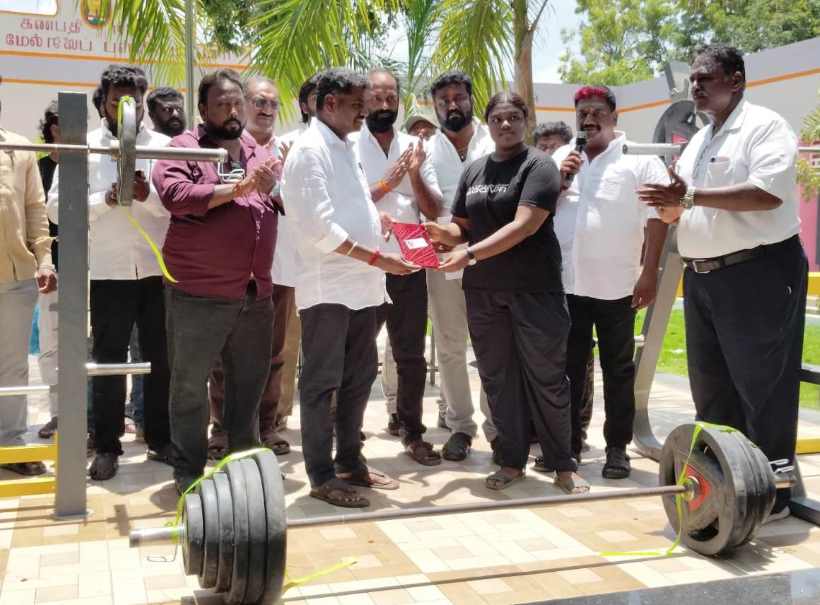 பெரம்பலூர்: மாவட்ட அளவிலான வலு தூக்கும் போட்டி; எம்.எல்.ஏ சிவக்குமார் தொடங்கி வைத்தார்!