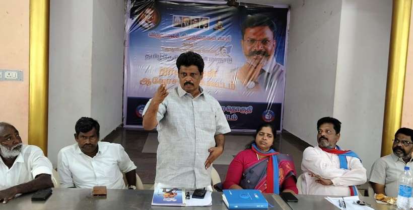 பெரம்பலூர்: அரசு புறம்போக்கு நிலத்தில் கட்டப்பட்ட ரோவர் பொறியியல் கல்லூரி கட்டிடங்களை அகற்ற கோரி விசிக கூட்டத்தில் தீர்மானம்!
