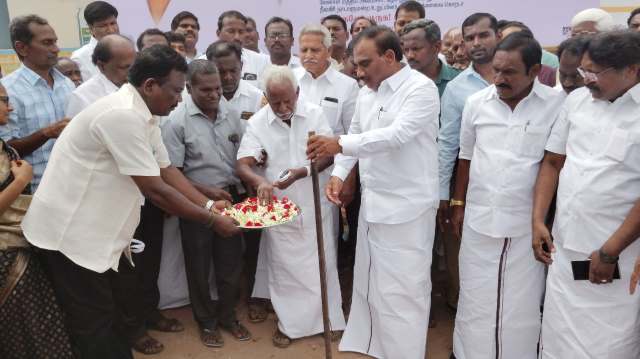 ஆ.இராசா எம்.பி தான் பயின்ற பள்ளிக்கு ரூ.80 லட்சத்தில் புதிய கட்டிடம்; கட்டுமான பணிகளை தொடங்கி வைத்தார்!